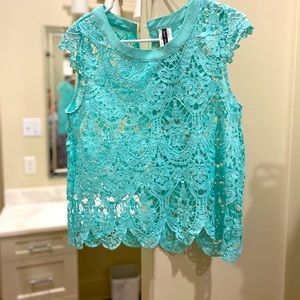 Beautiful aqua lace top size medium
